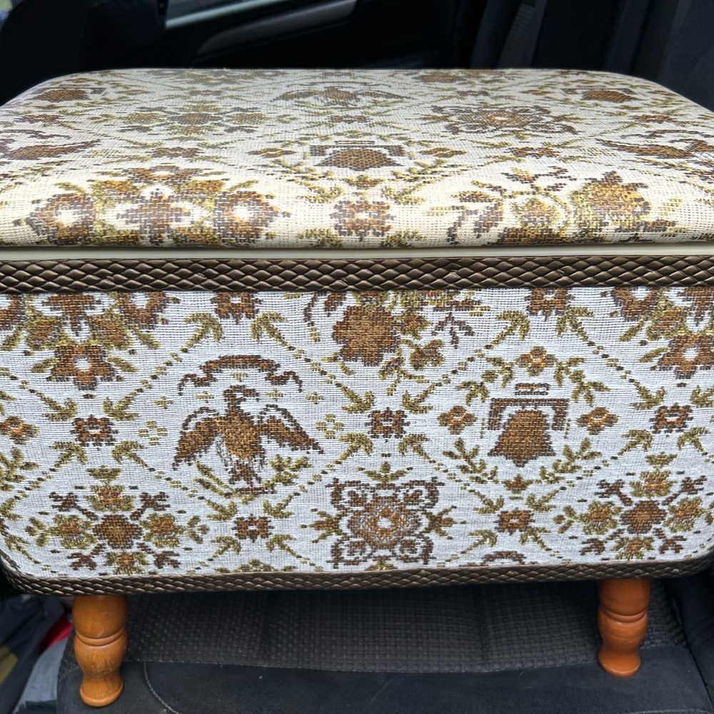 1976 vintage sewing storage stool